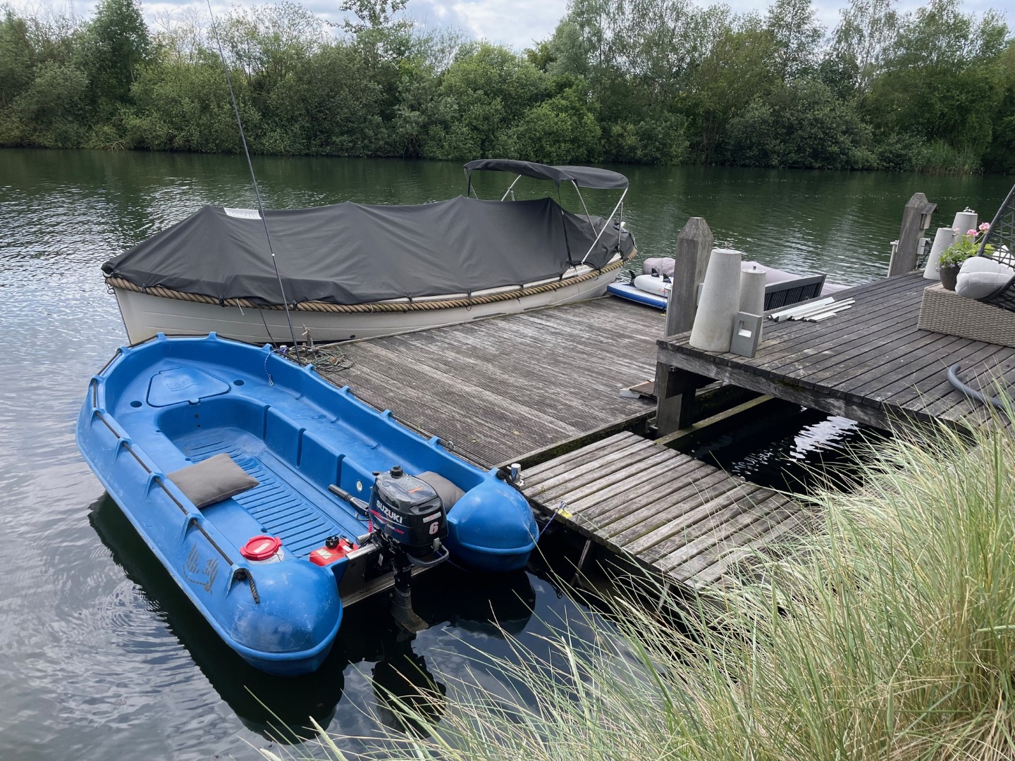 Whaly 370 (4-6 pers.) met buitenboordmotor